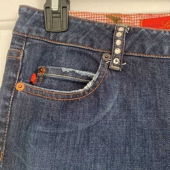 Level 99 flared leg darker denim jeans with rhinestone belt loops. - Picture 4 of 16